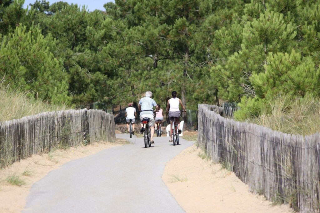 pistes cyclables aux abords du camping convivial en Vendée